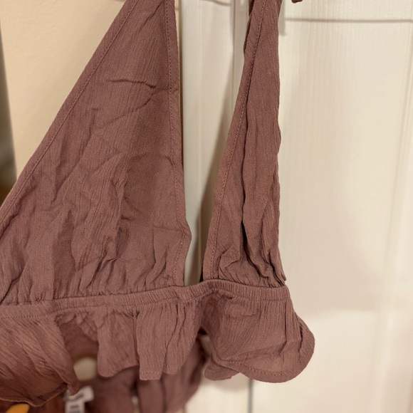 NWT Garage Peplum Ruffle Halter Top - Size Medium - Picture 4 of 4